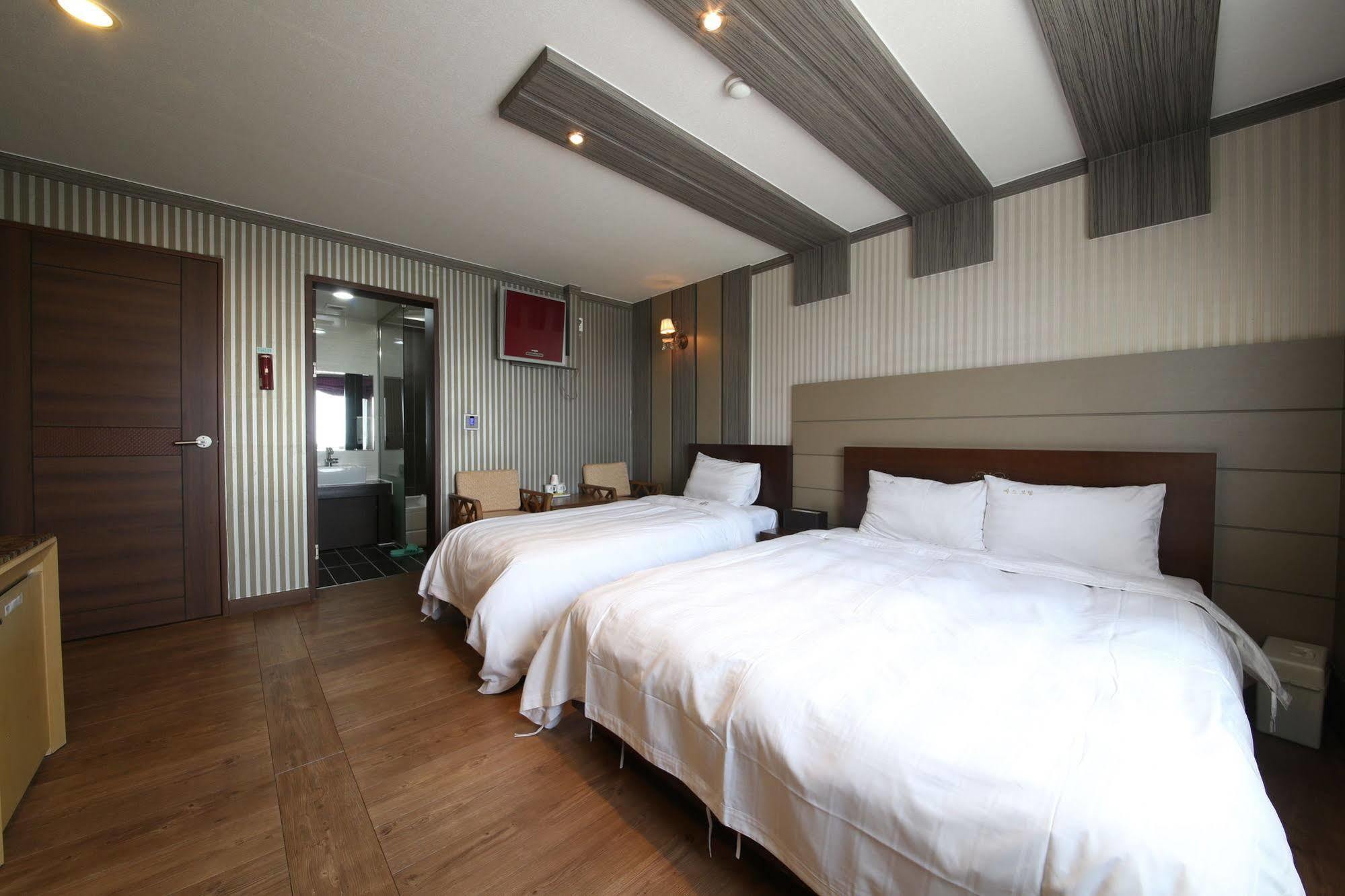 Yes Motel Gunsan Eksteriør billede