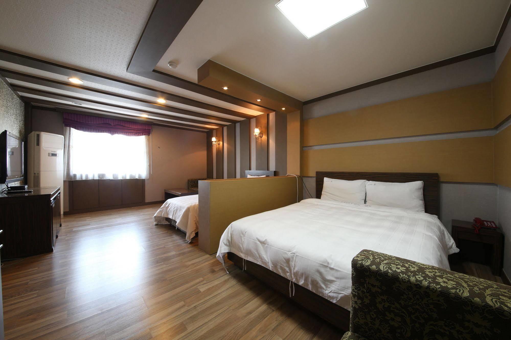 Yes Motel Gunsan Eksteriør billede