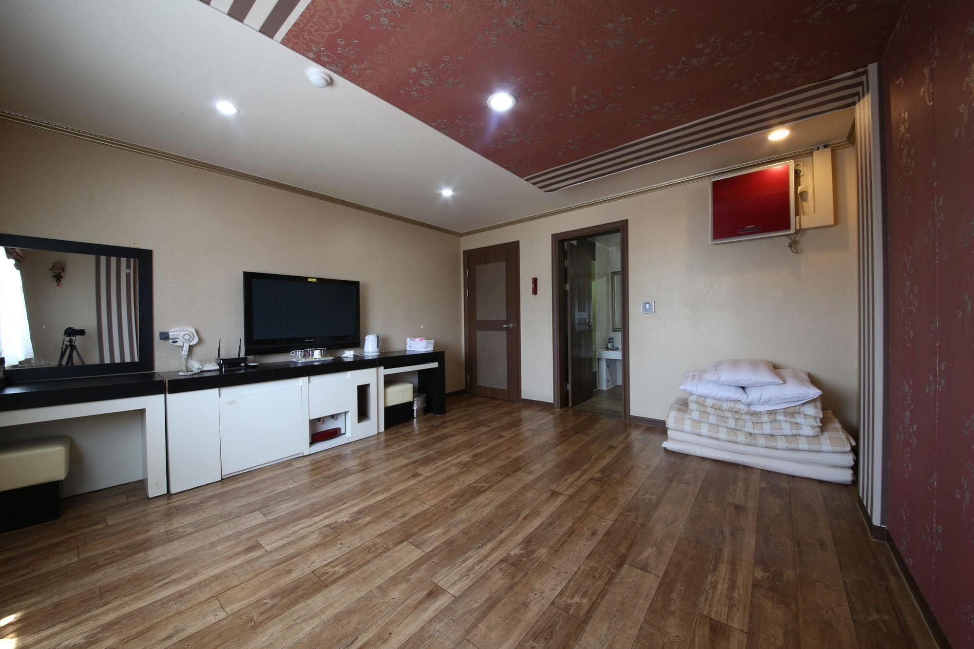 Yes Motel Gunsan Eksteriør billede