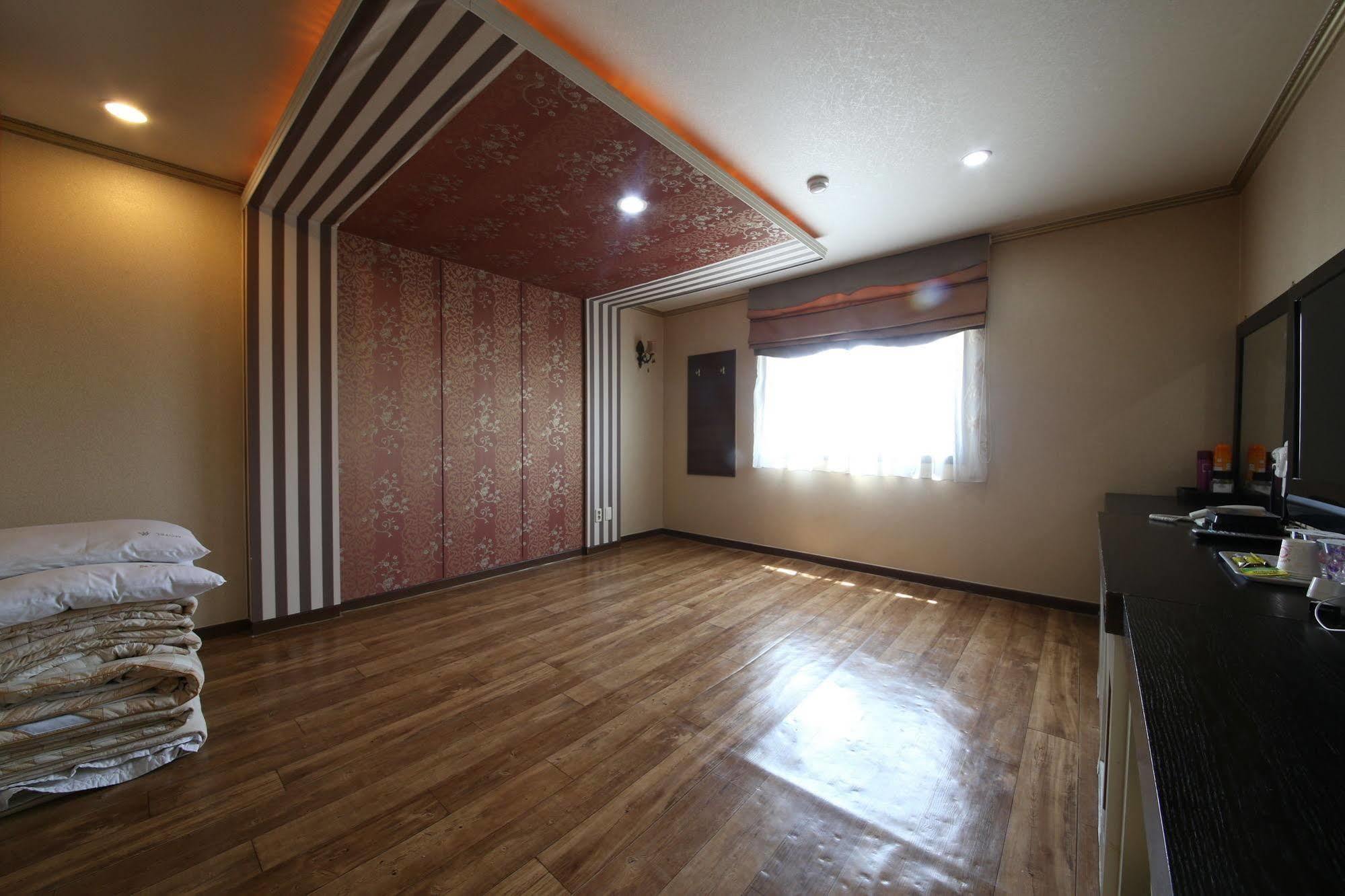Yes Motel Gunsan Eksteriør billede