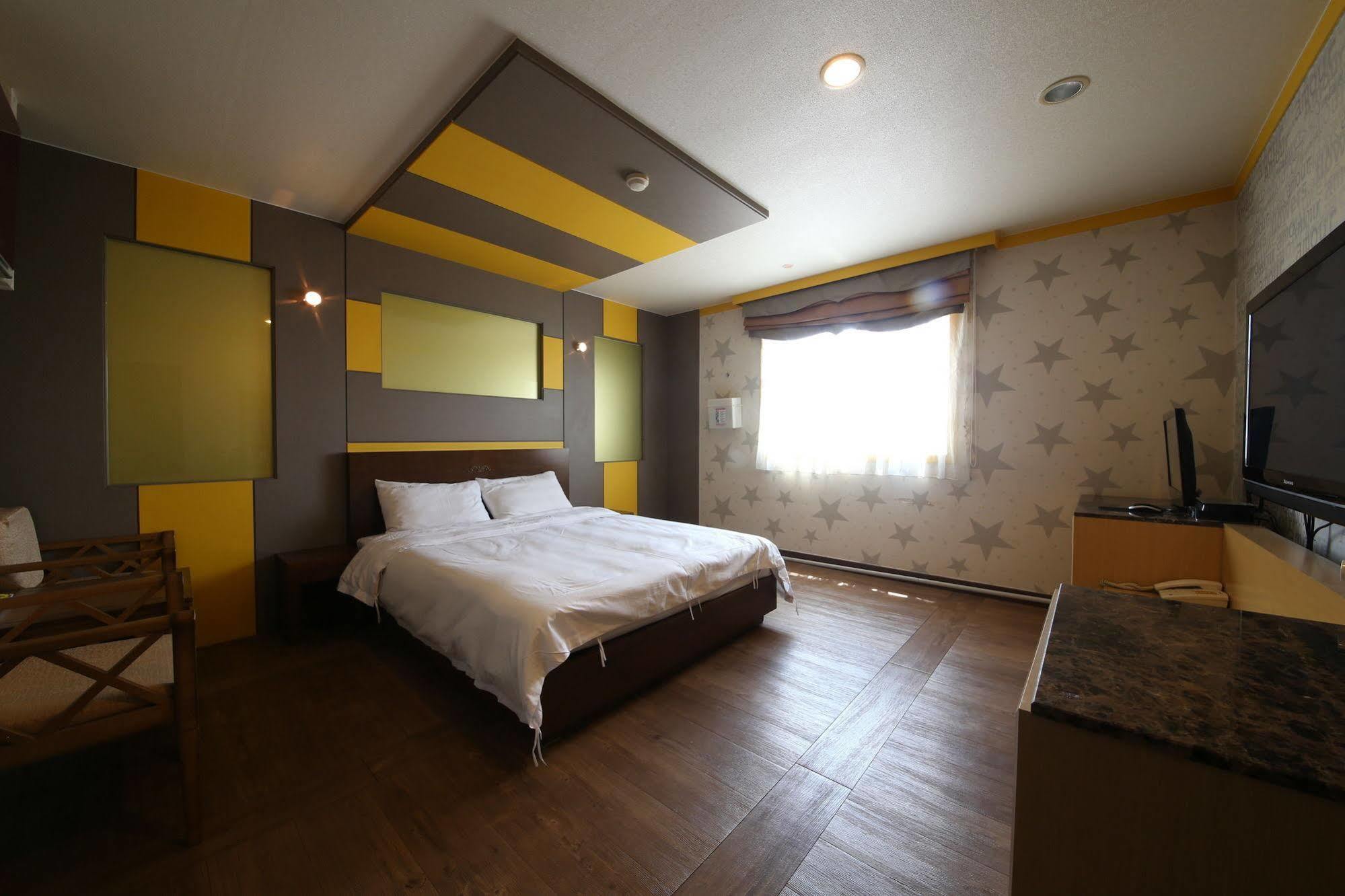 Yes Motel Gunsan Eksteriør billede