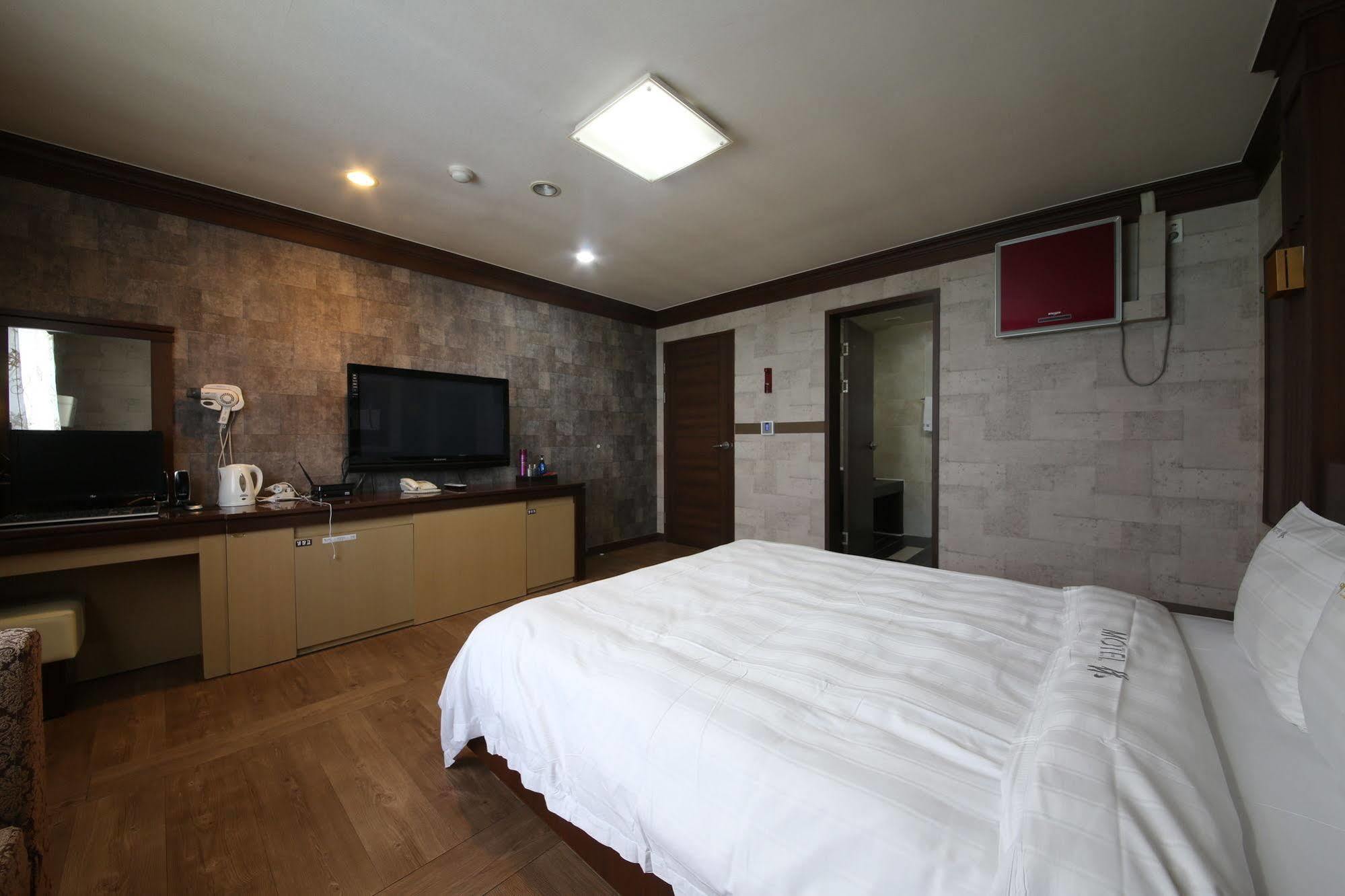 Yes Motel Gunsan Eksteriør billede